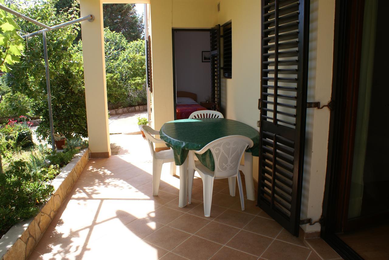 Apartment Ana M Крк Екстер'єр фото