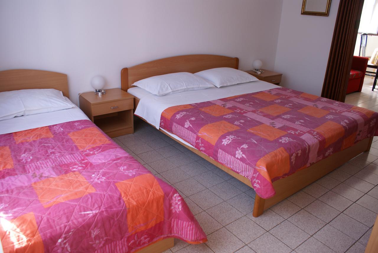 Apartment Ana M Крк Екстер'єр фото